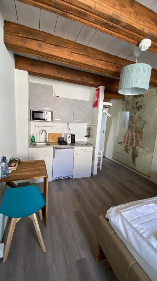 Aux Chambres Du Banneret Neuchatel Luaran gambar